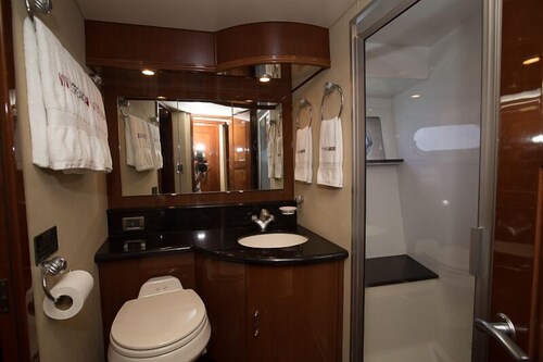 60' Marquis Luxury Yacht - Bathroom