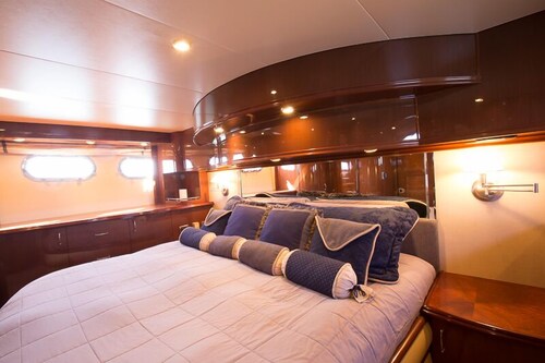60' Marquis Luxury Yacht - Guestroom