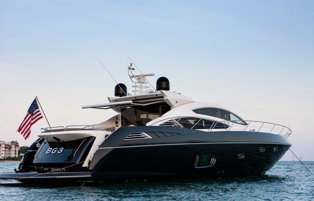 74' Sunseeker Luxury Yacht - Guestroom