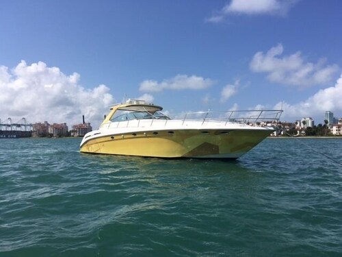 54' Searay Luxury Yacht - Guestroom