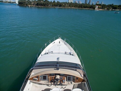 60' Marquis Luxury Yacht - Guestroom
