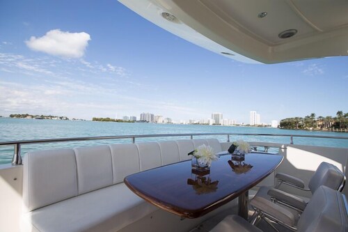 60' Marquis Luxury Yacht - Guestroom