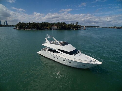 60' Marquis Luxury Yacht - Guestroom