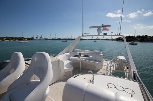 60' Marquis Luxury Yacht - Guestroom
