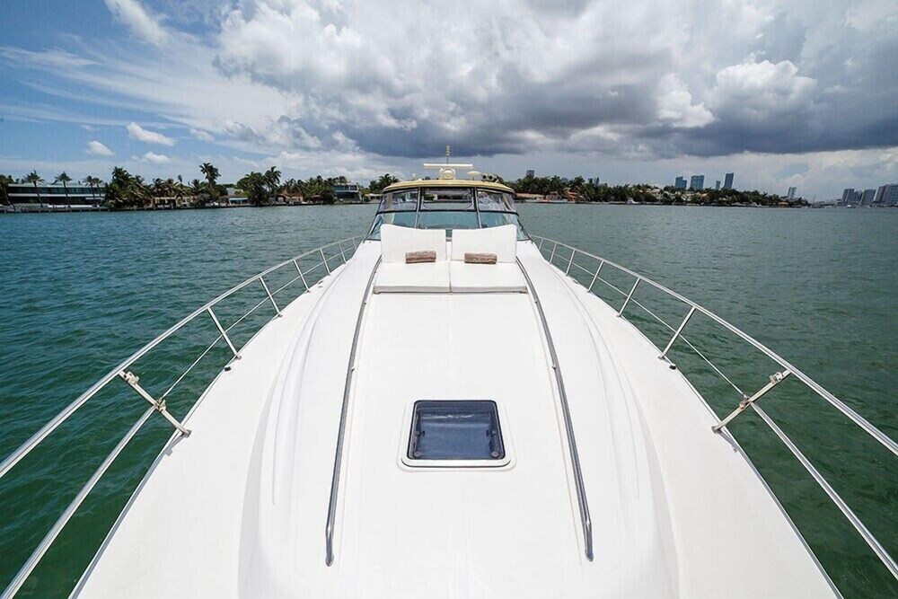 54' Searay Luxury Yacht - Guestroom