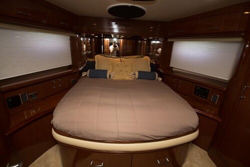 60' Marquis Luxury Yacht - Guestroom