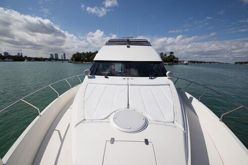60' Marquis Luxury Yacht - Guestroom