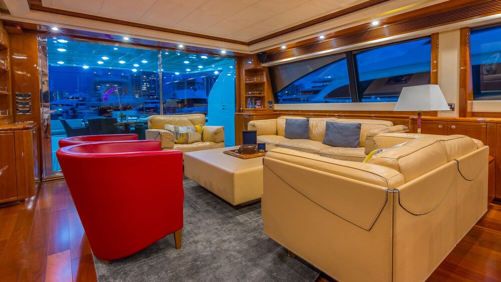 88' Ferretti Luxury Yacht - Guestroom
