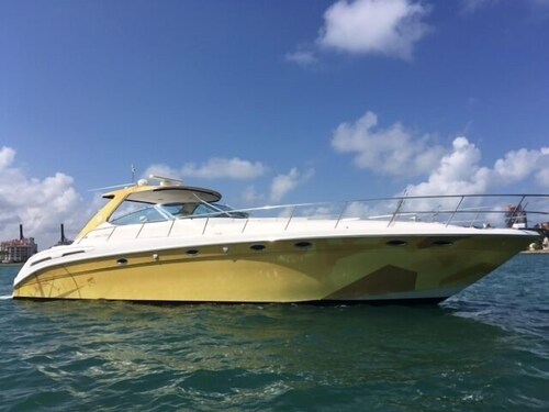 54' Searay Luxury Yacht - Guestroom