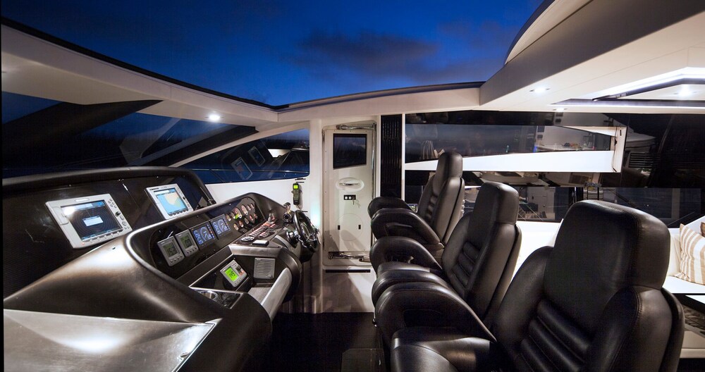74' Sunseeker Luxury Yacht - Guestroom