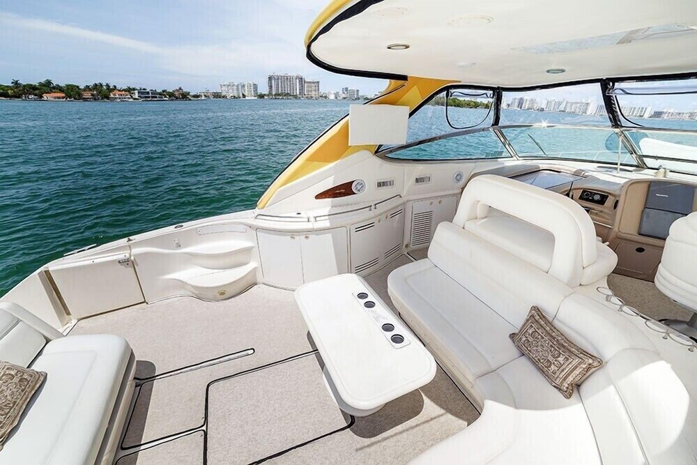 54' Searay Luxury Yacht - Guestroom