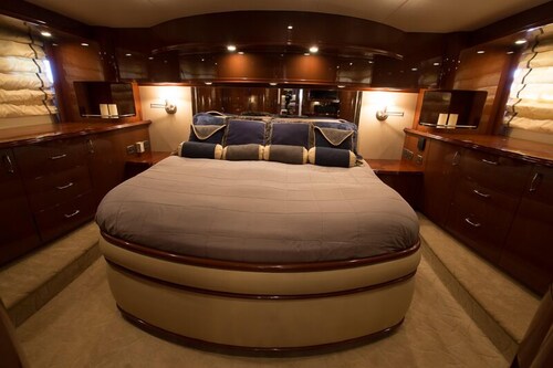 60' Marquis Luxury Yacht - Guestroom