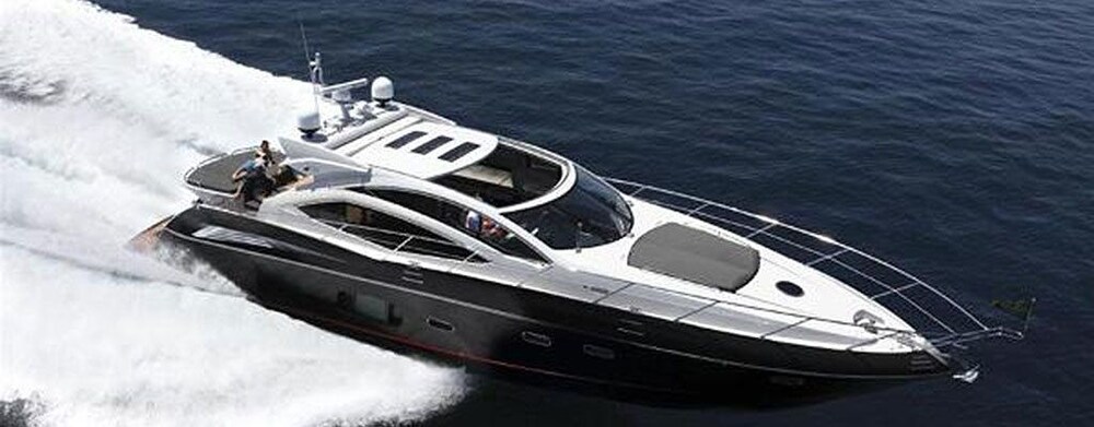 74' Sunseeker Luxury Yacht - Guestroom