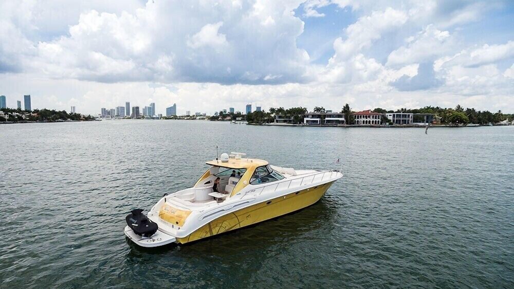 54' Searay Luxury Yacht - Guestroom