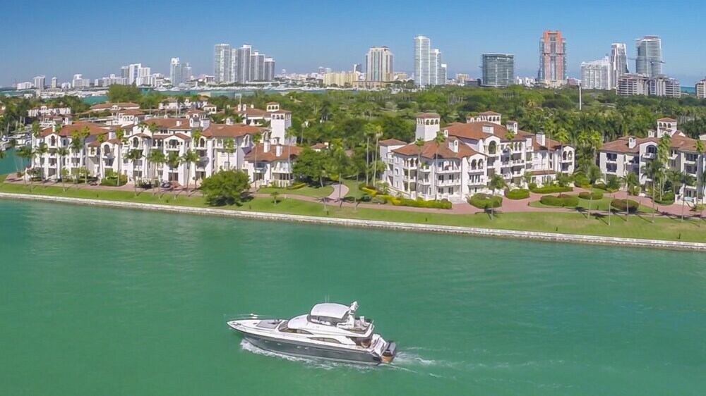 65' Princess Luxury Yacht - Guestroom