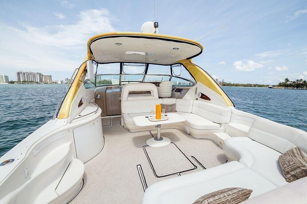 54' Searay Luxury Yacht - Guestroom