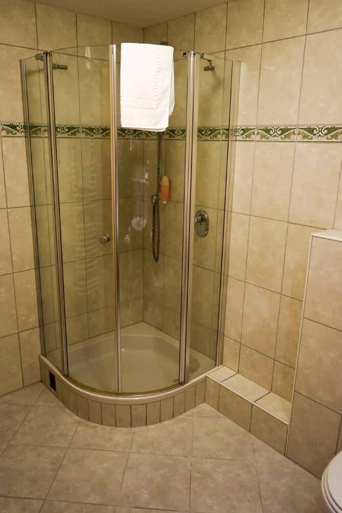 Dusche im Bad