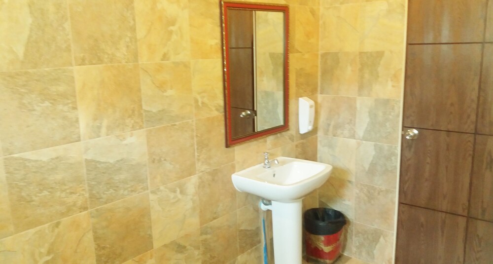 욕실 세면대 (4 Bedrooms, 4 Bathrooms Pool Villa)