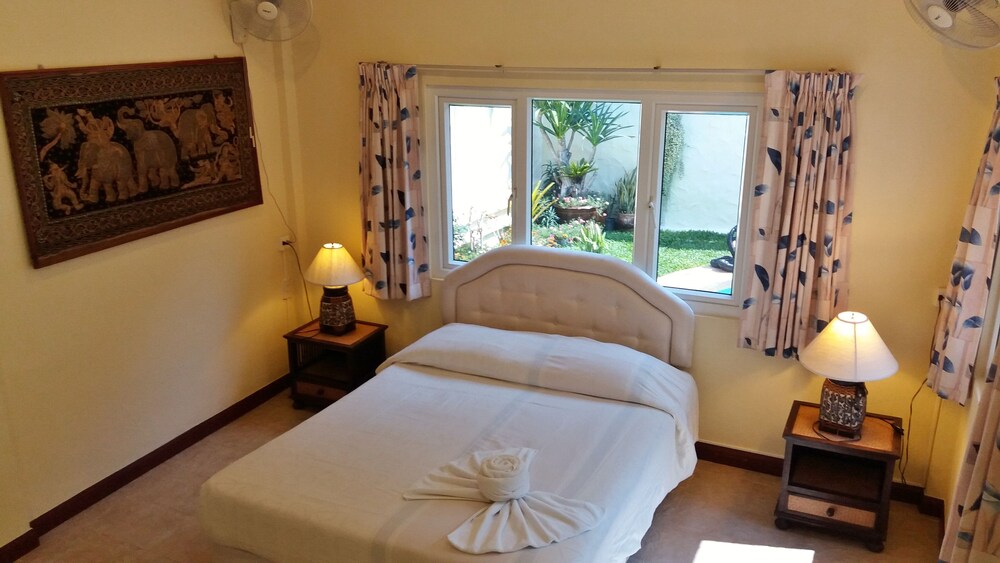 객실 (4 Bedrooms, 4 Bathrooms Pool Villa)