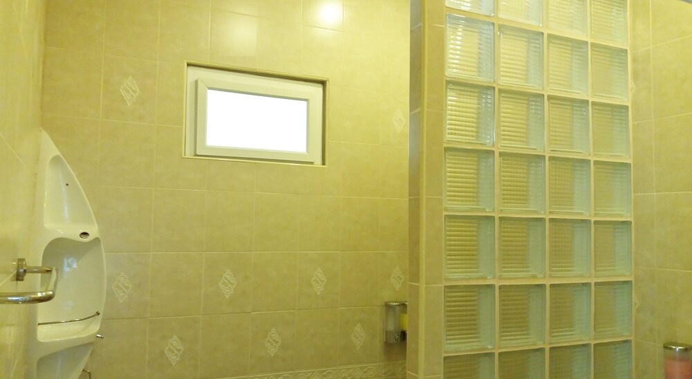 욕실 (4 Bedrooms, 4 Bathrooms Pool Villa)