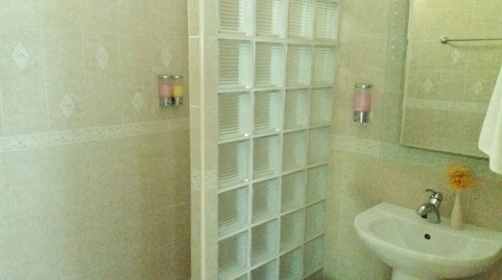 욕실 (4 Bedrooms, 4 Bathrooms Pool Villa)