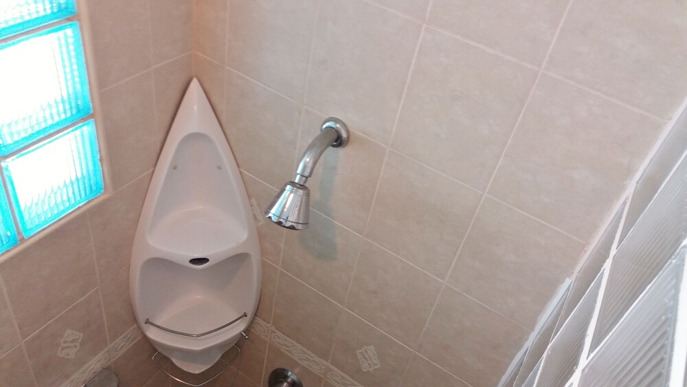 욕실 샤워 시설 (4 Bedrooms, 4 Bathrooms Pool Villa)