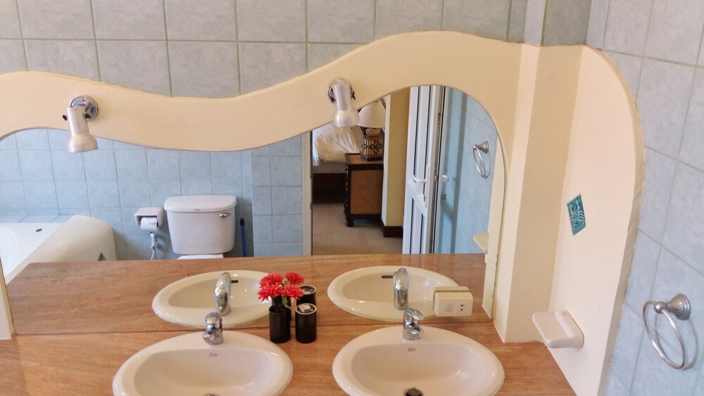 욕실 세면대 (4 Bedrooms, 4 Bathrooms Pool Villa)