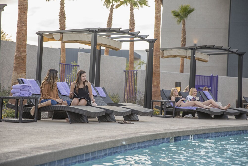 Sundeck