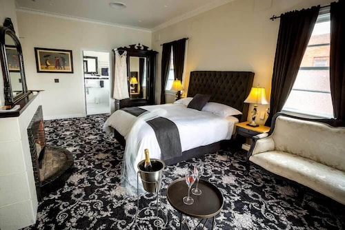 The Commercial Boutique Hotel