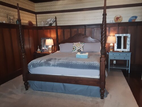 Hilo Bay Oceanfront B&B