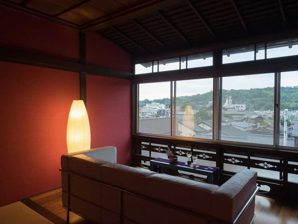Traditional House, 3 Bedrooms, City View - Guestroom
