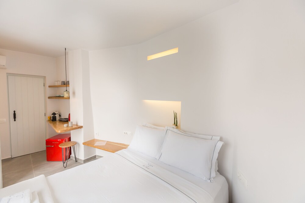 Suite (Petit, Outdoor heated Jetted Tub) - Guestroom