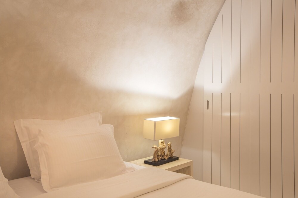 Deluxe Villa, Jetted Tub - Guestroom