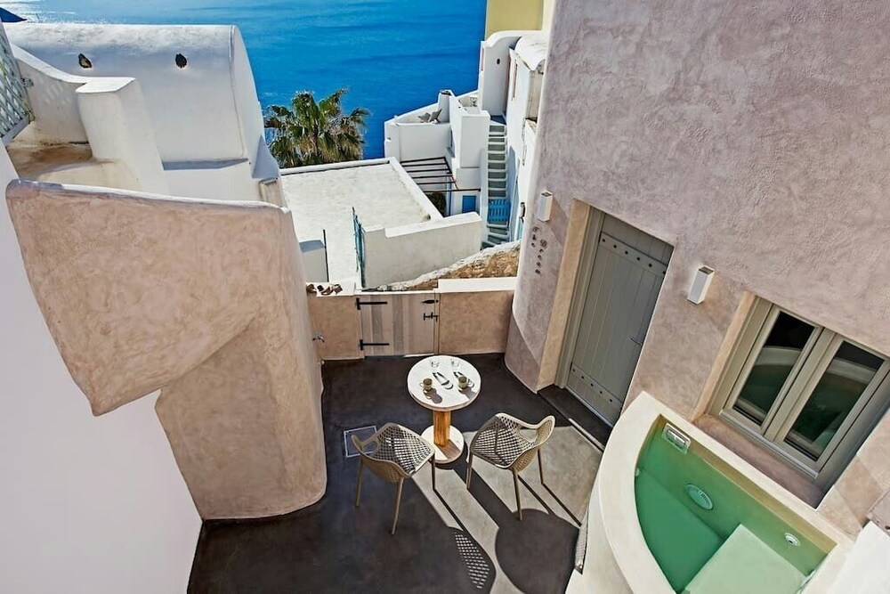 Honeymoon Villa, Jetted Tub - Terrace/Patio