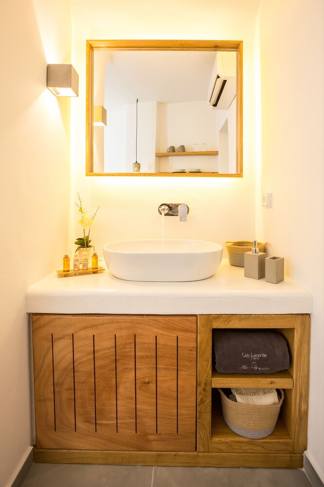 Suite (Petit, Outdoor heated Jetted Tub) - Guestroom