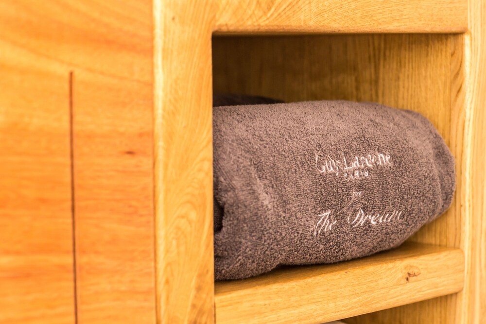 Suite (Petit, Outdoor heated Jetted Tub) - Guestroom