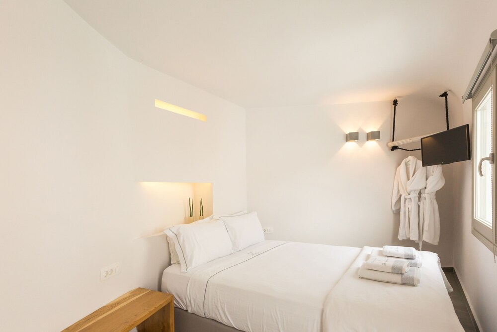 Suite (Petit, Outdoor heated Jetted Tub) - Guestroom