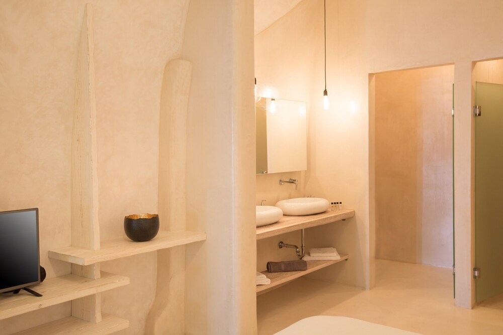 Deluxe Villa, Jetted Tub - Guestroom