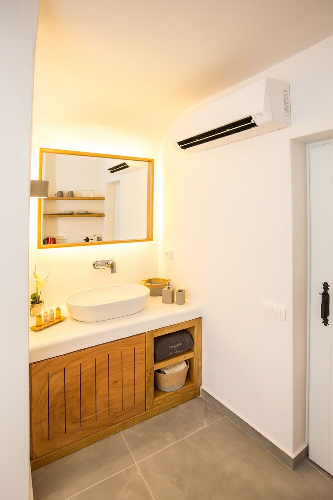 Suite (Petit, Outdoor heated Jetted Tub) - Guestroom