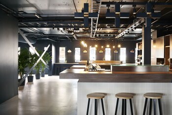 Hotel Bar