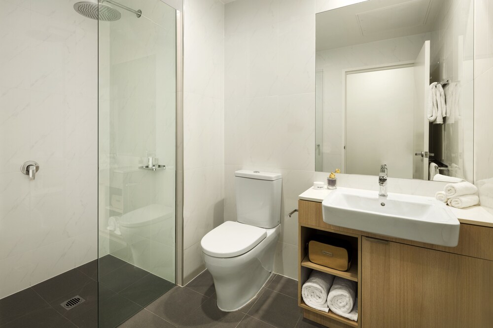 Studio - Bathroom