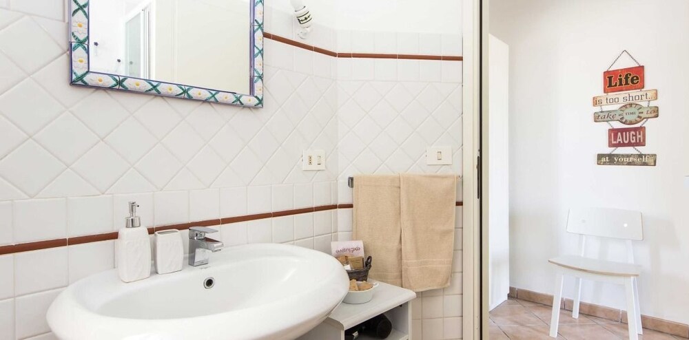 Bagno (Appartamento, 1 camera da letto, balcone, vista mare (Via Nizza ))