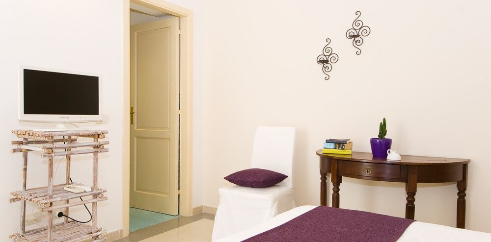 Servizi e dotazioni della camera (Appartamento, 1 camera da letto, balcone (Piazza San Giuseppe 9))