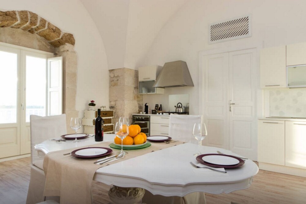 Cucina in camera (Appartamento, 1 camera da letto, vista mare (Via delle Carceri Vecchie))