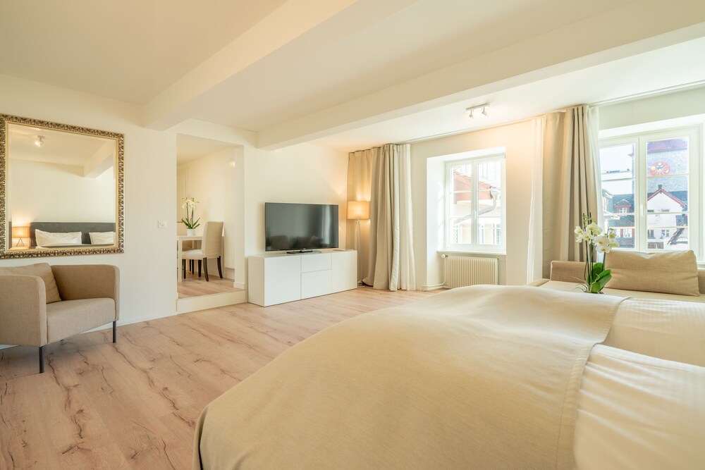 Zimmer (Apartment, Stadtblick)