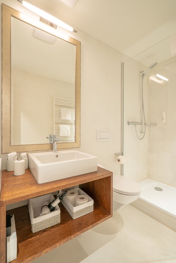 Badezimmer (Comfort-Apartment, Stadtblick)