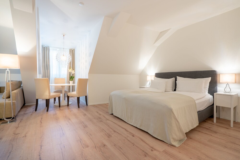 Zimmer (Comfort-Apartment, Stadtblick)
