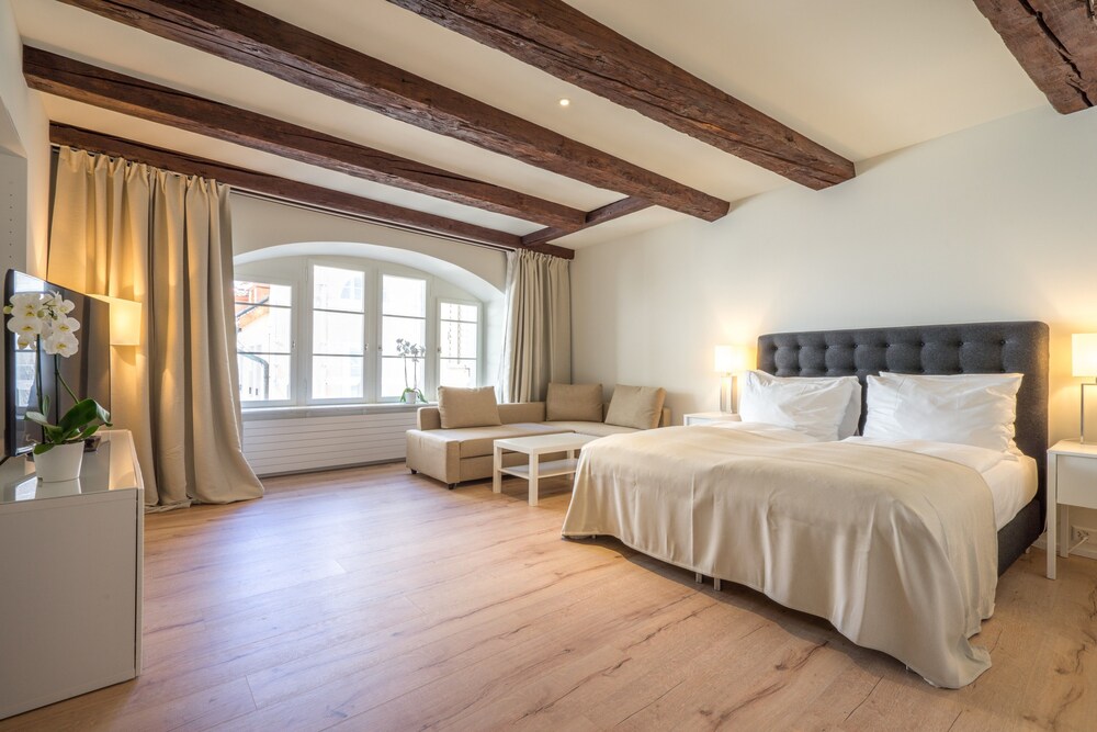 Zimmer (Apartment, Stadtblick)