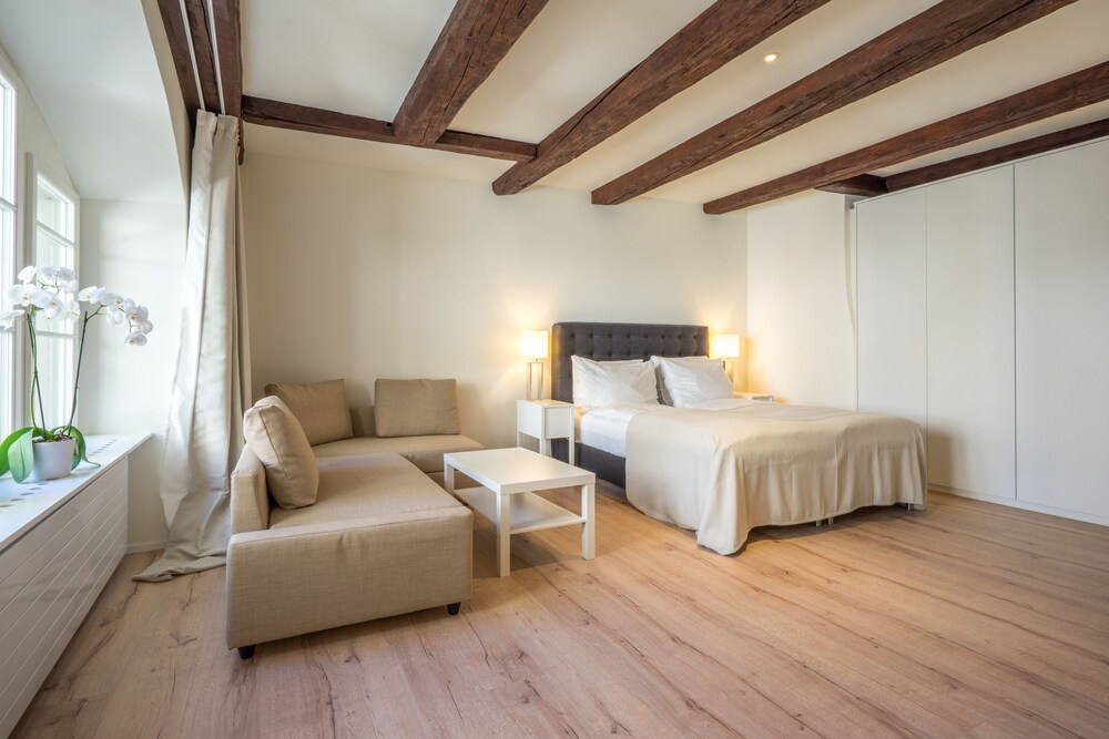 Zimmer (Apartment, Stadtblick)