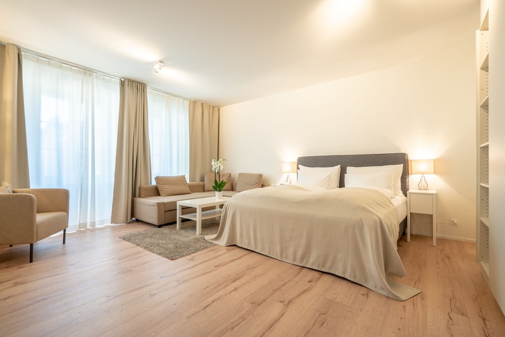 Zimmer (Apartment, Stadtblick)